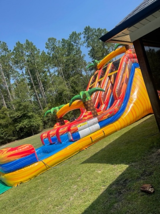 Palm Breeze 20ft with center climb & HUGE pool